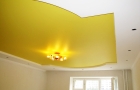 Желтый матовый натяжной потолок