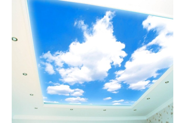 Фотопечать на потолке облака