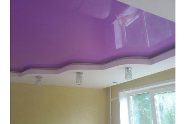 Цветные глянцевые натяжные потолки