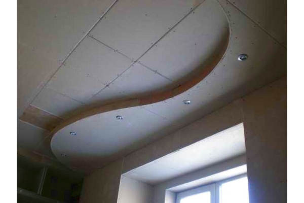 Монтаж потолка из гипсокартона с перепадом высот сложной геометрической формы (криволинейной)